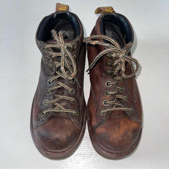 Dr. Martens 5